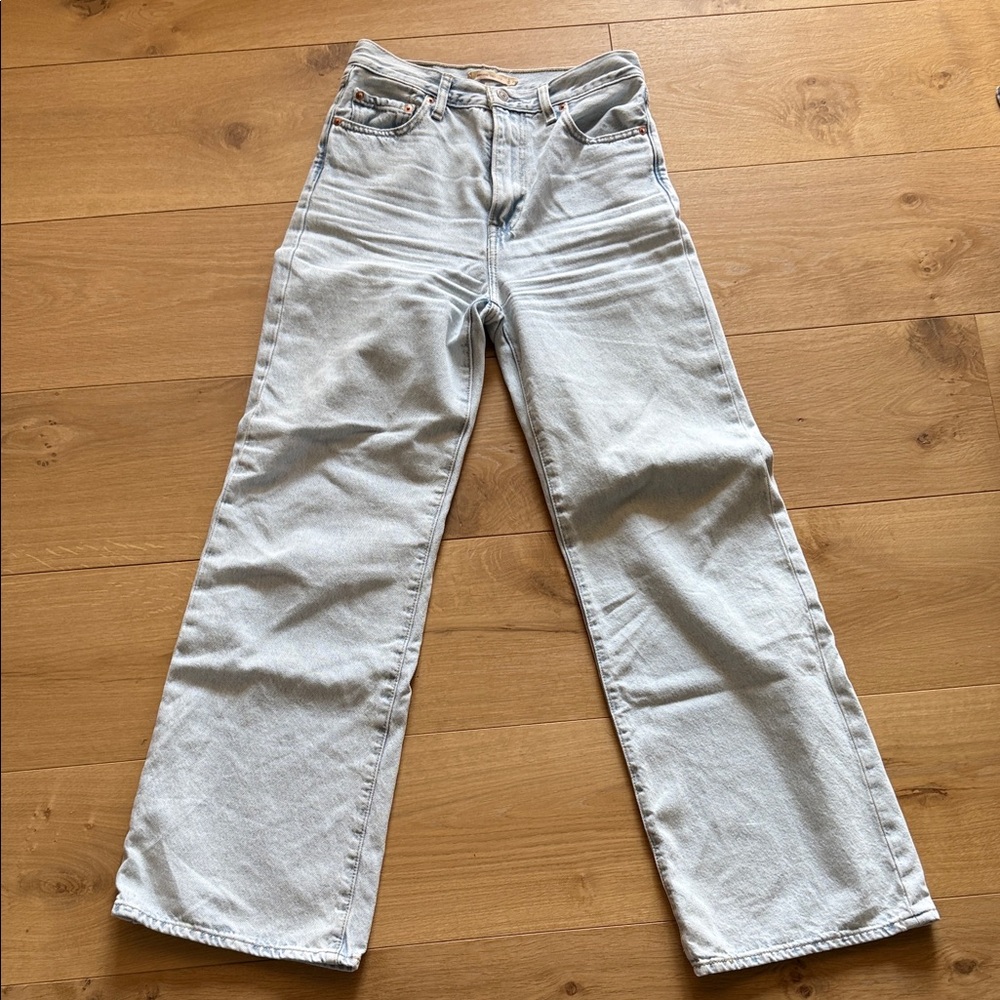 Levi's High Rise Light Wash Straight Jeans